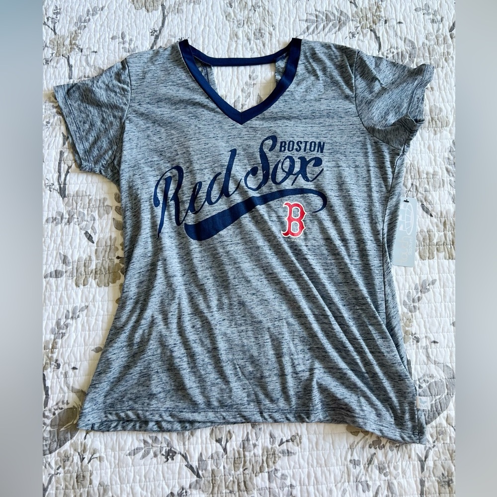 Boston Red Sox NWT Gray V-Neck T-Shirt • XL